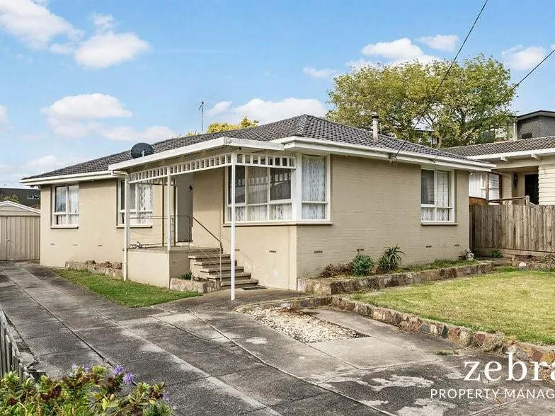 This lovely 3 bedroom family home with its convenient location!!