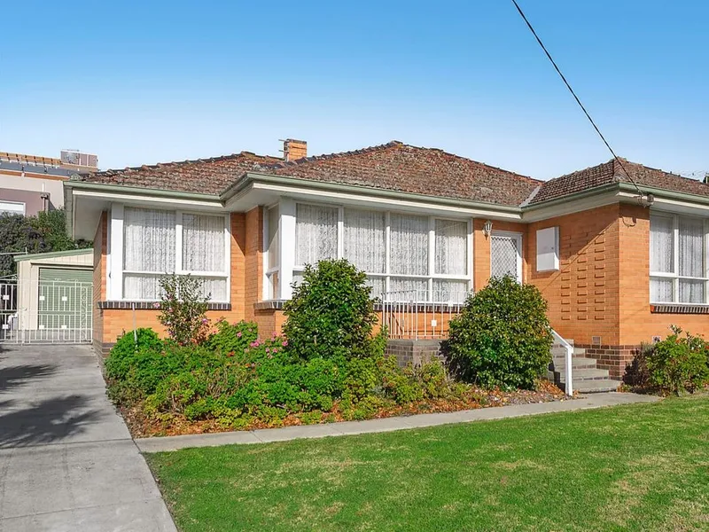 A Coveted, Central Doncaster East Location.