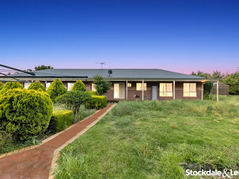 Exquisite 4-Bedroom Haven: A Spacious Retreat of Elegance and Luxury!