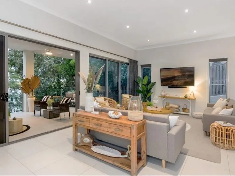 Impressive family home in enviable location!