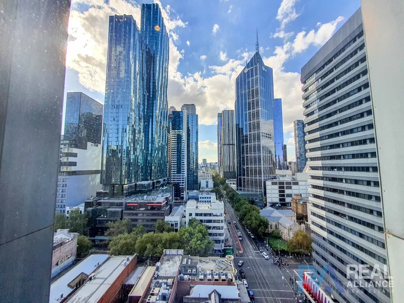 For LEASE: Apartment | 1 Bed + 1 Bath | Located in The Heart of Melbourne