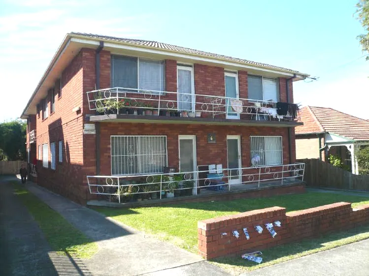 RENOVATED 2 BEDROOM UNIT