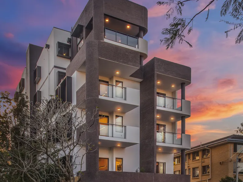 Stunning Apartment in a Boutique Complex!