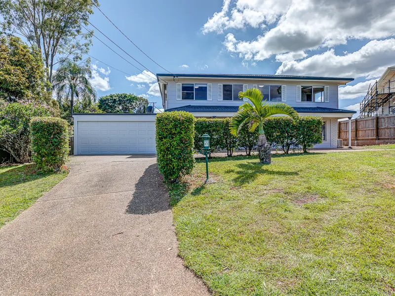 A HOME BUILT TO ACCOMMODATE THE WHOLE FAMILY & NEWLY RENOVATED THROUGHOUT!