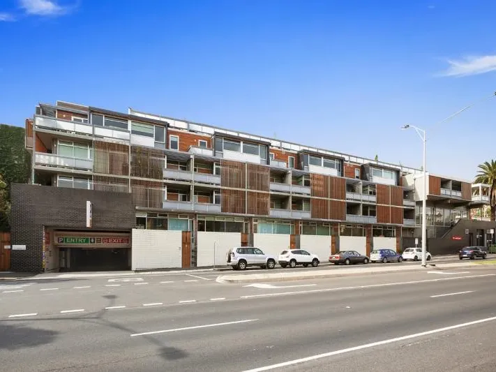 Prime location with this 1 bed + study! - entry is behind Metropol