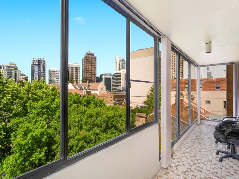 Large 3 Bedroom Apartment, Walk To Everything