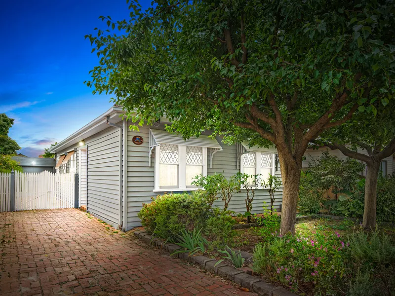Amazing Nest or Invest Opportunity on the South Side!!