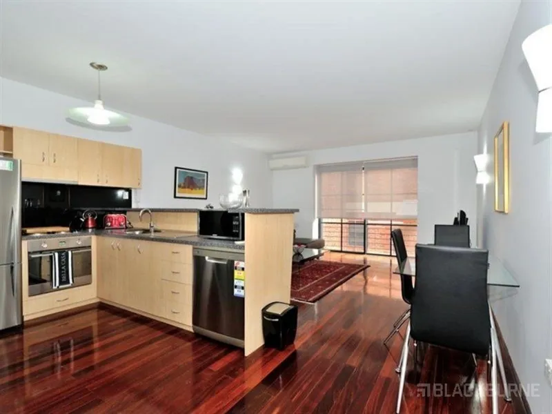 FULLY FURNISHED ONE BEDROOM APARTMENT ON HAY STREET