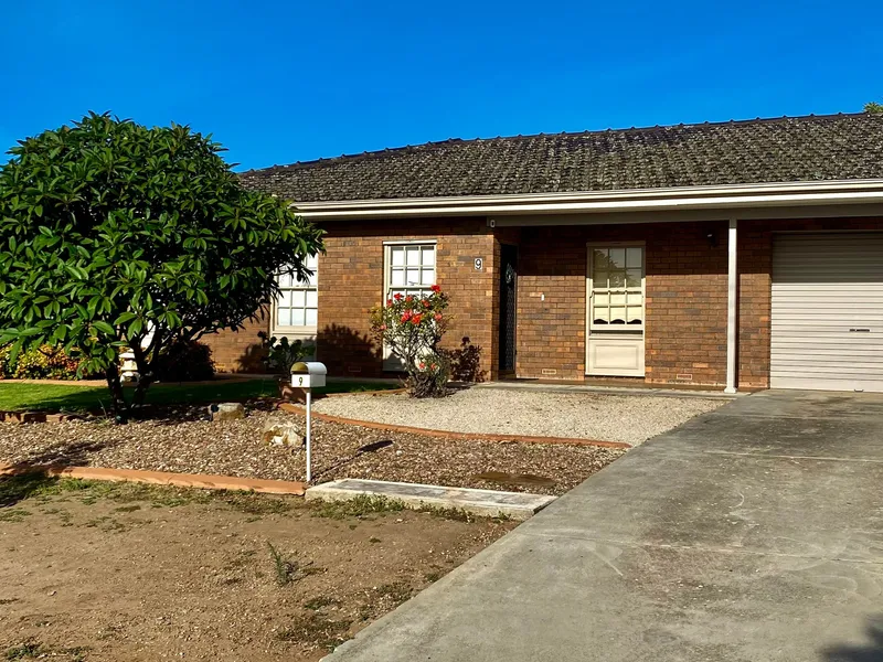 Specious 3 bedroom home low maintenance