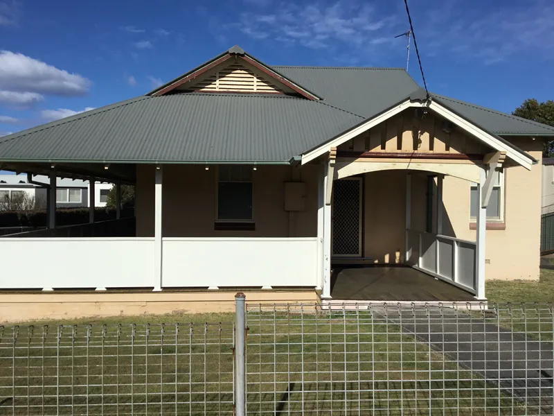Huge 3 bedroom double brick home