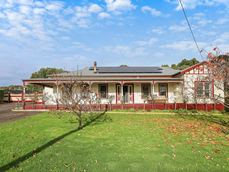 Classic Style Coupled With Contemporary Features