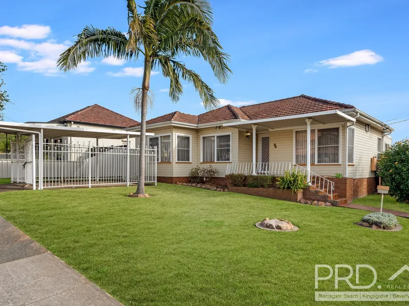 CHERISHED ORIGINAL FAMILY HOME IN ROSELANDS - PRIZED CORNER BLOCK POSITION