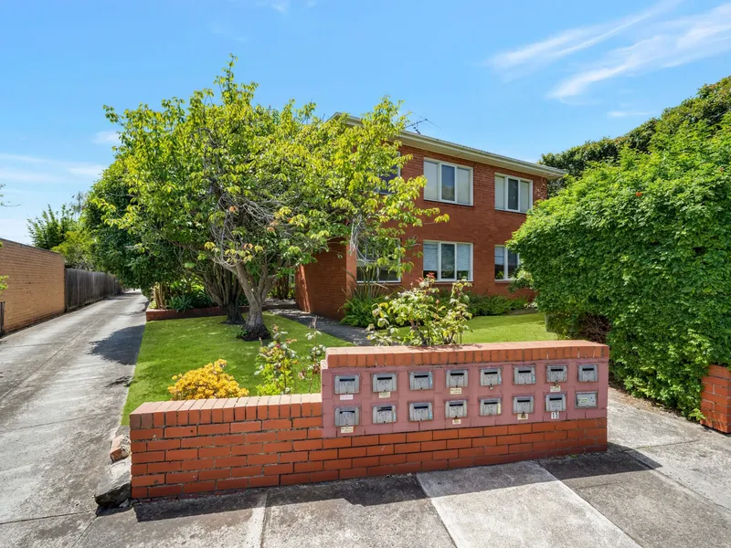 Central Location in Murrumbeena