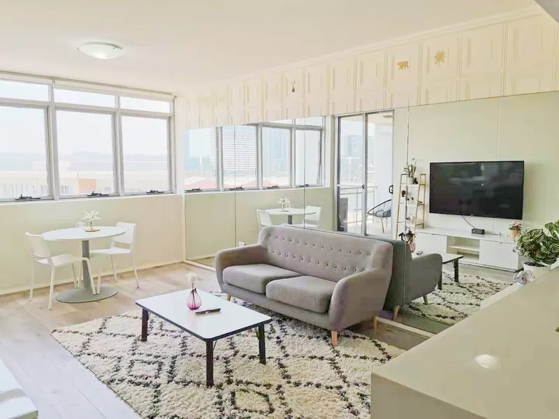 Fully furnished 1 bedroom + large study with water city view