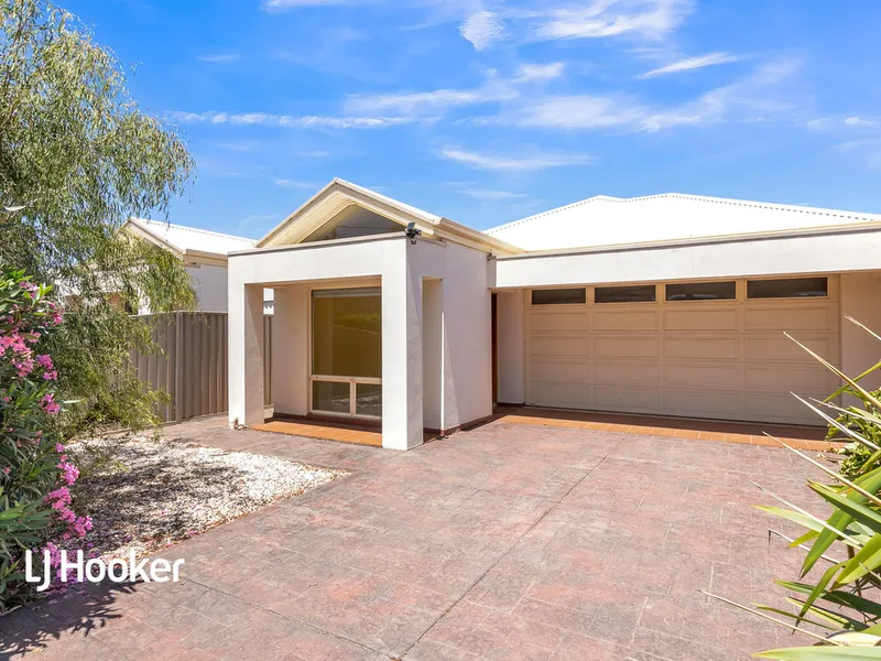 Modern Court Yard Home !!!