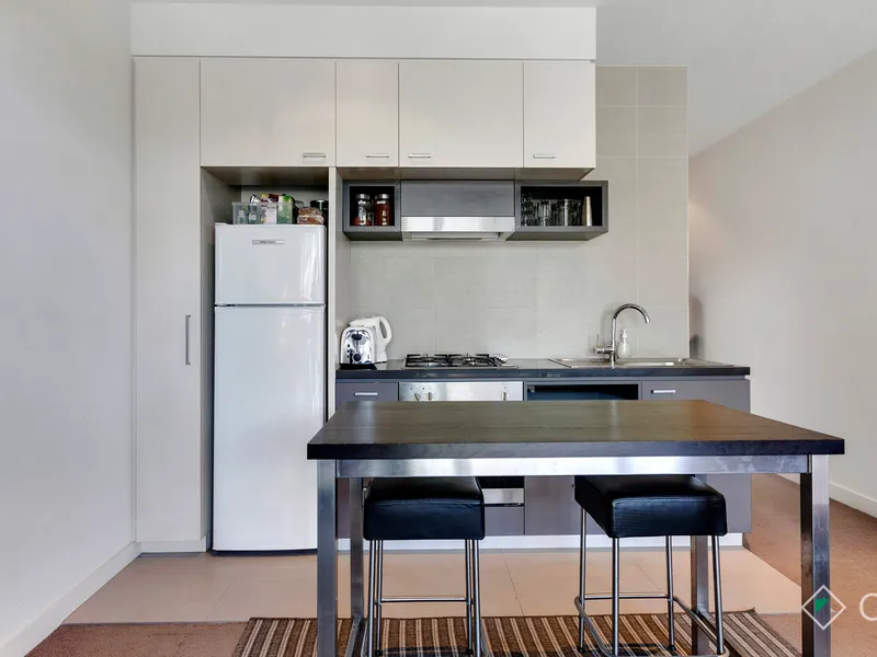 Location, lifestyle, layout - beautiful 1 bedroom apartment.