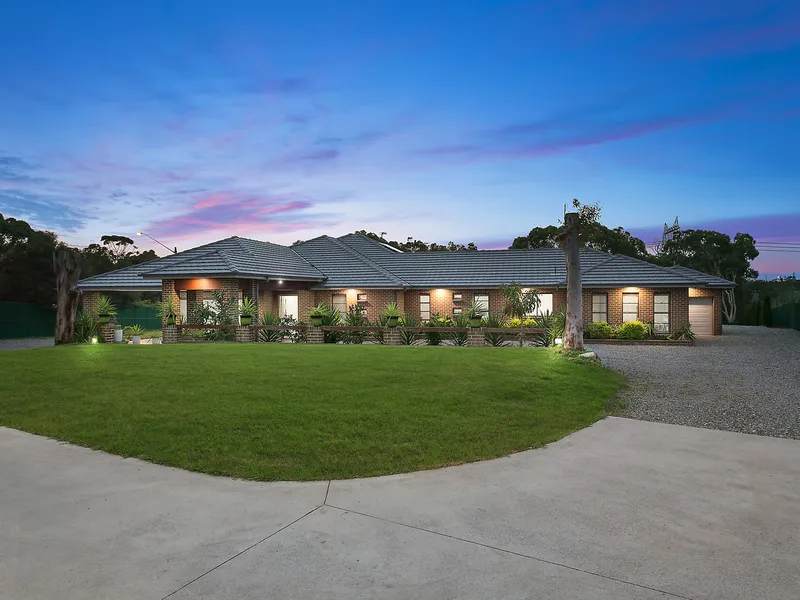 Boutique private acreage 