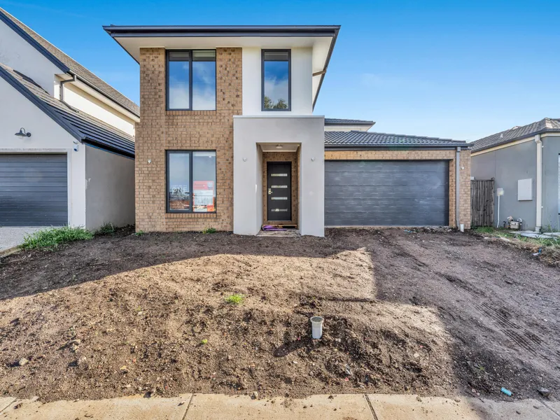 Modern House Living in Point Cook