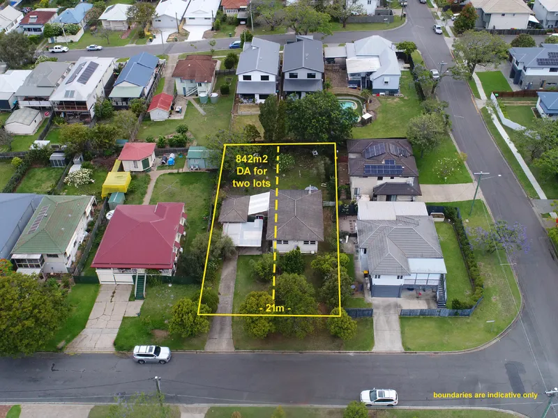 RENOVATE, REBUILD OR REDEVELOP: 842SQM FLOOD-FREE BLOCK IN A PREMIER LOCATION