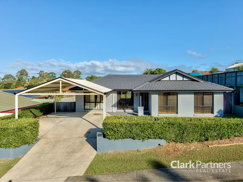 MODERN FAMILY HOME WITH A HUGE YARD!