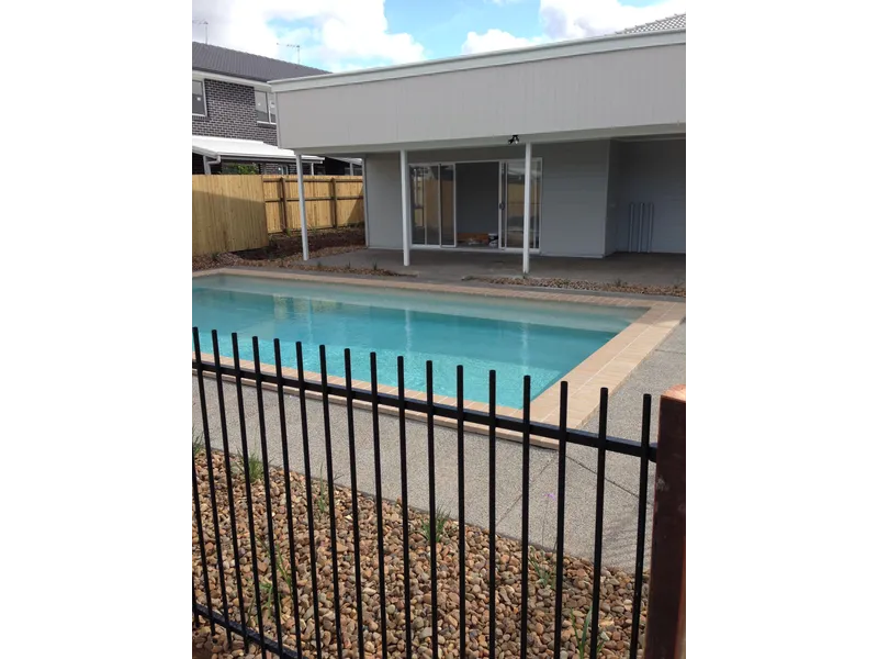 $355 Pool and Gym- space for 2 cars