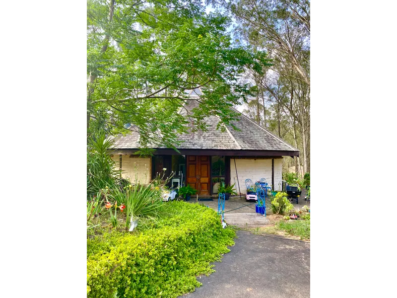 Country Home With Lot's Of Character