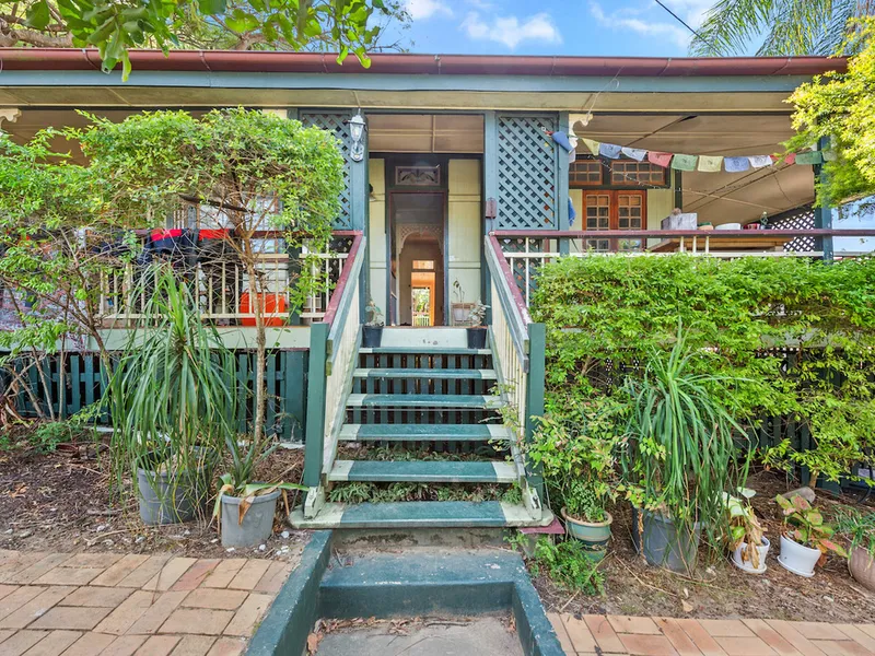 Spacious Three Bedroom Home with Undercover Parking - Pet Friendly