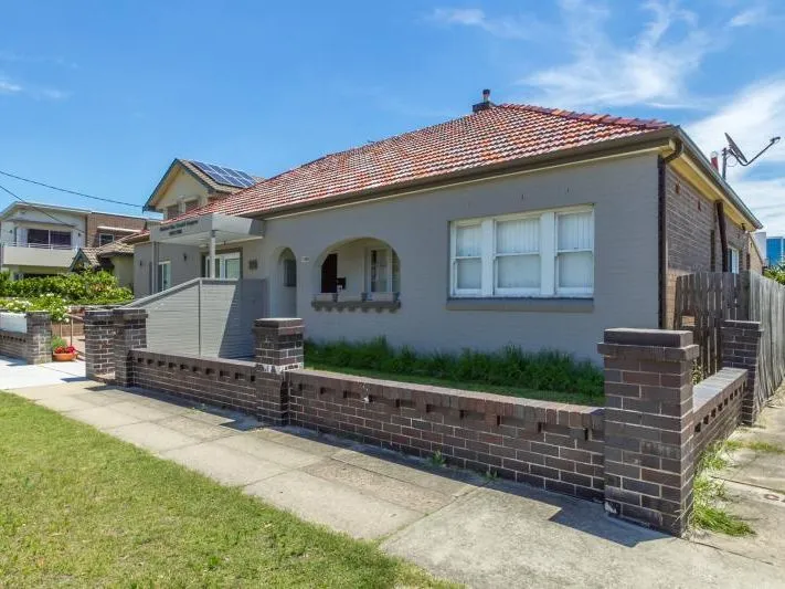 Extra Large Four bedroom Corner Home 