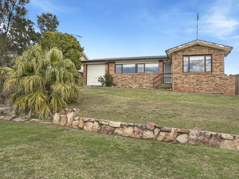 RECENTLY RENOVATED FAMILY HOME IN A QUIET LEAFY SUBURB