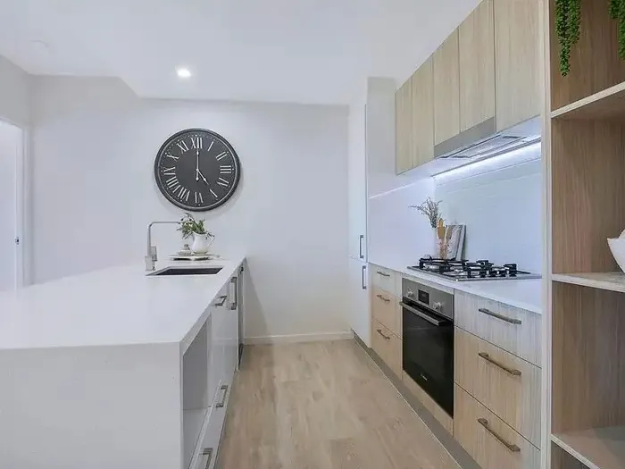 Available high 2 Bed with views and 1 Car Space!