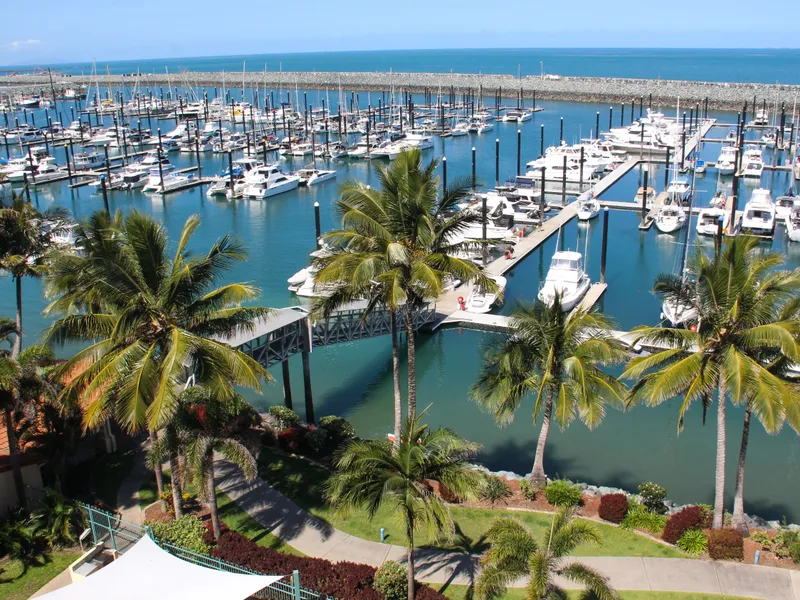 BEST VALUE PENTHOUSE AT MACKAY HARBOUR