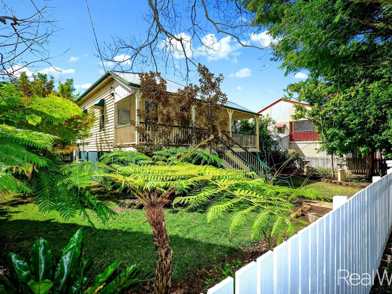 Classic Gem ! Rare 1012m2 2 Street Frontage ! Hurry !