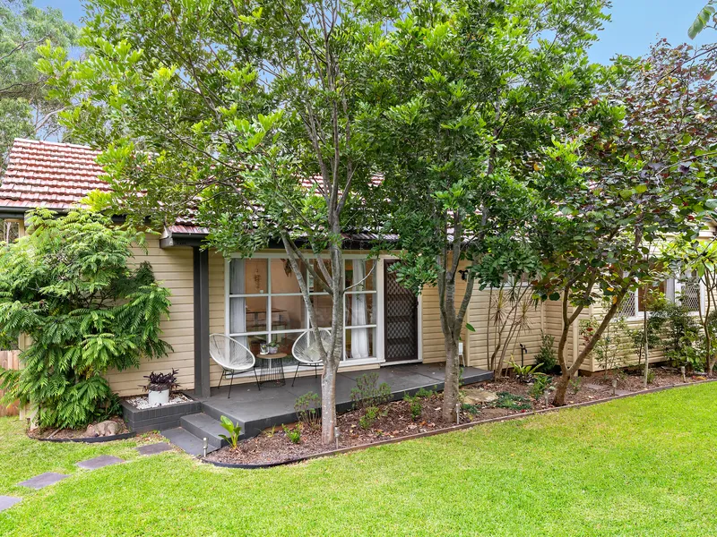 Charming Cottage Backing Onto Bush Reserve