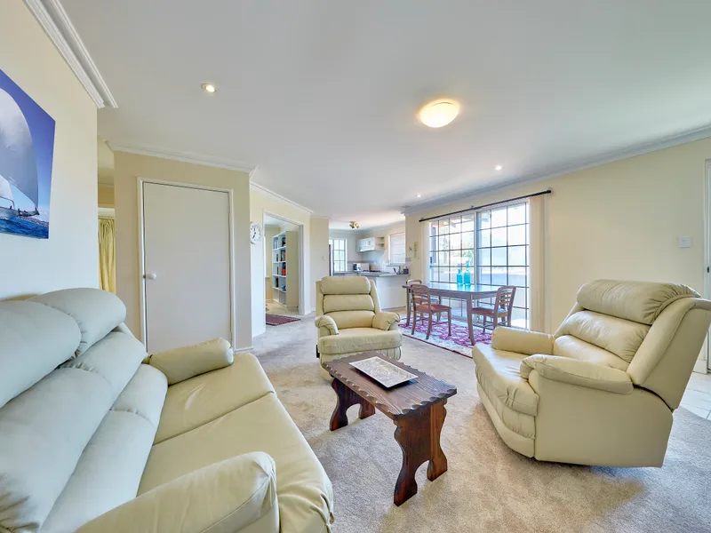 For Sale Superb Light and Bright Top Floor Apartment in sought after suburb of Mosman Park.