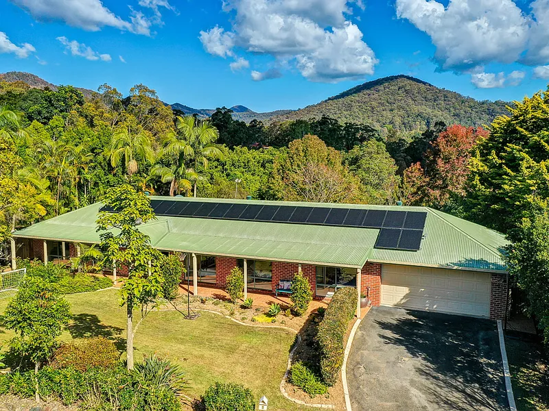 YOUR IDEAL FAMILY HOME