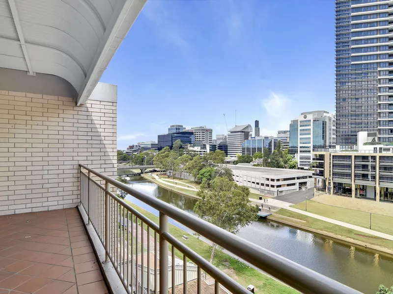 Lifestyle apartment at walk-to-everywhere CBD address.