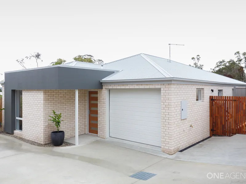 Open this Thursday 12th August 12:00 - 12:30pm, Friday 13th of August 11:00 - 11:30am and Saturday 14th of August 10:00 - 10:30am