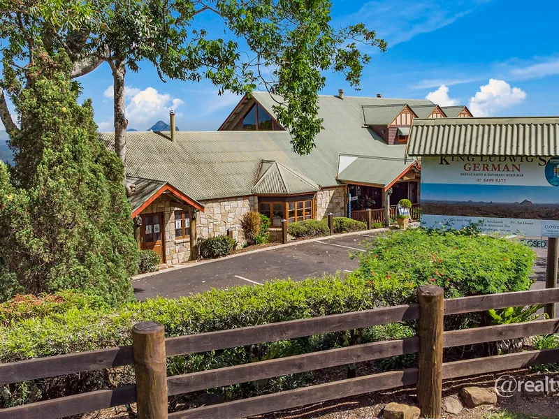 One of Sunshine Coasts Leading Tourist Attractions - Business and Residence!