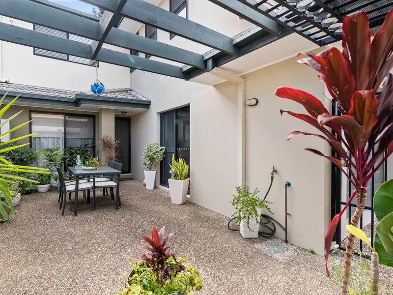 Under Contract.  Contact the Agent Neil Harley for similar properties.