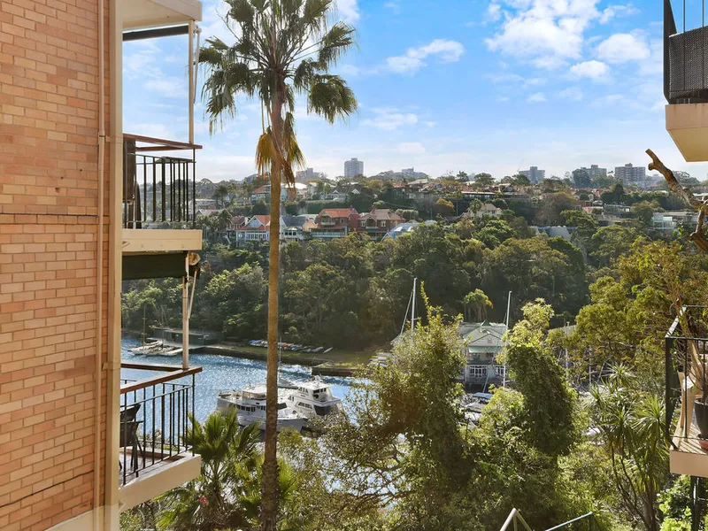 HARBOURSIDE ONE BEDROOM BEAUTY