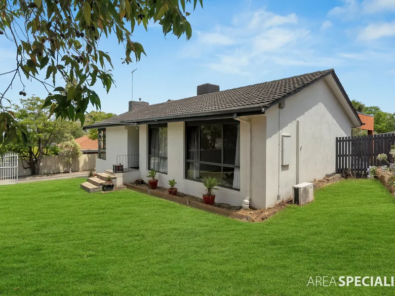 Can't Ask For A Better Location!!