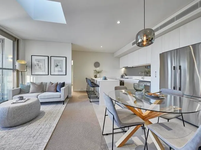 CITY, RIVER & PARK VIEWS – FULLY FURNISHED