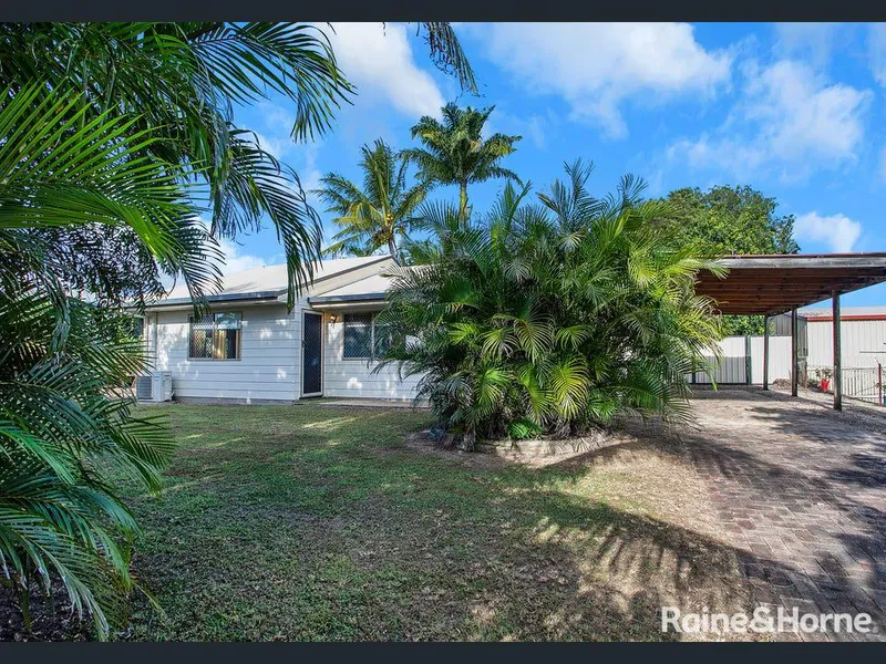 3 Bedrooms with a Pool for summer!