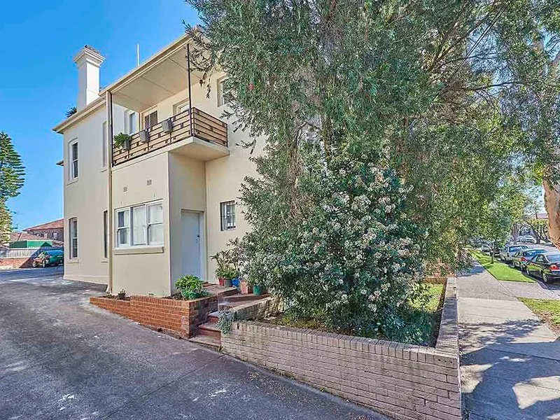 Recently Updated, Centrally Located