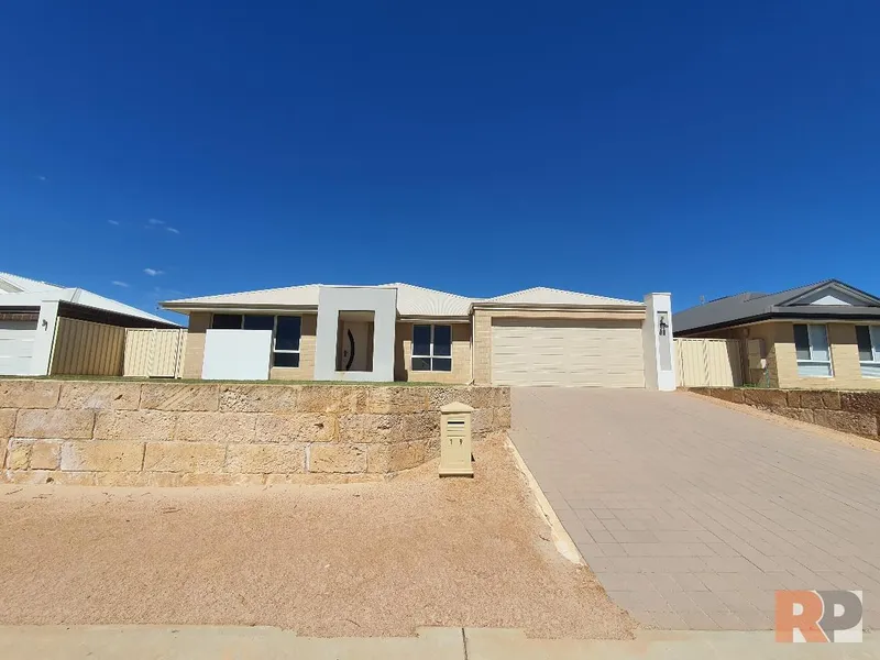 LOVELY FAMILY HOME CLOSE TO THE BEACH - NRAS CONDITIONS APPLY