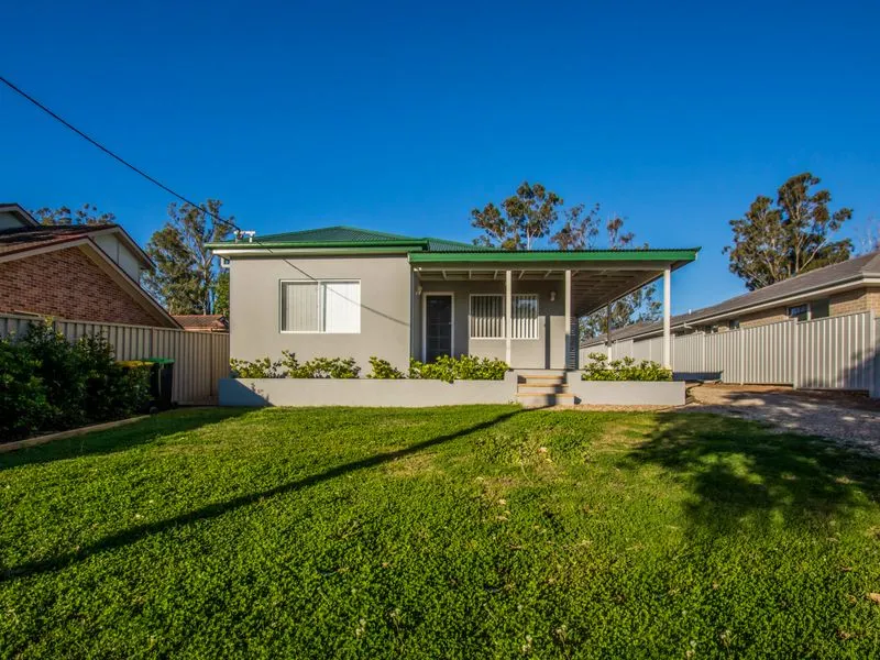 Lovely & Modern 3 bedroom home with ducted air conditioning!