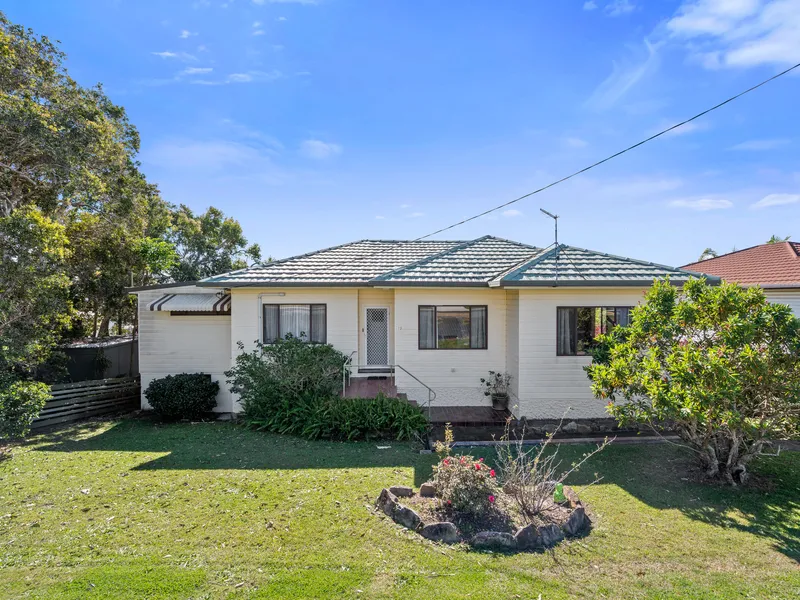 Views, large allotment, and great potential...