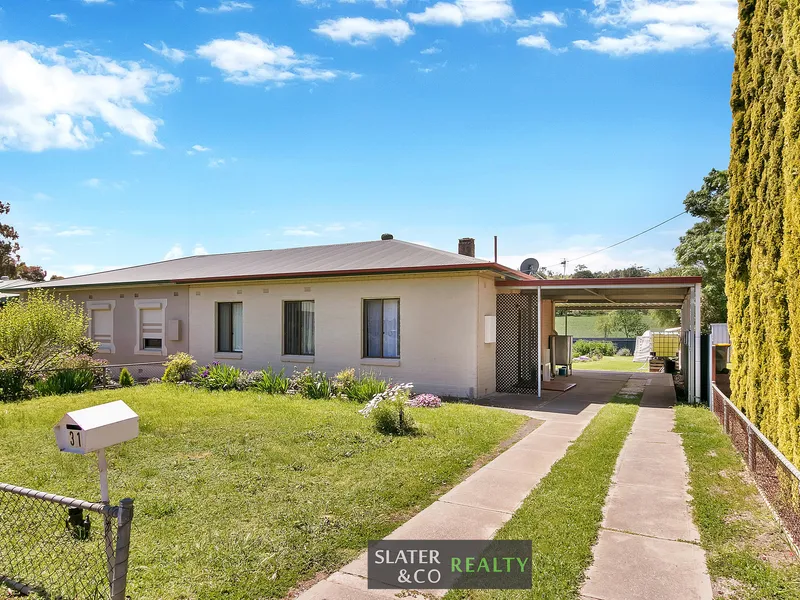 WHAT A GREAT LOCATION!