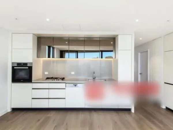 Amazing 1 bedroom plus Study Apartment Located in the Vibrant Heart of Darling Harbour