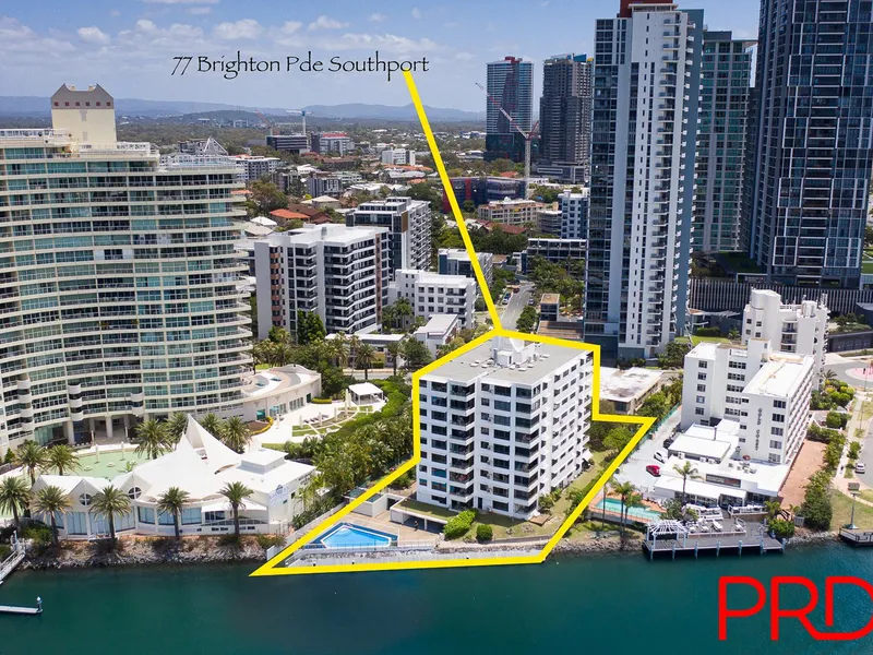 Stunning views, location - prestige Apartment. 